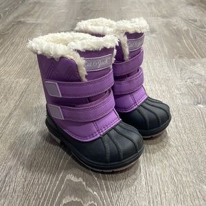 Cat & Jack size 6 waterproof winter boot